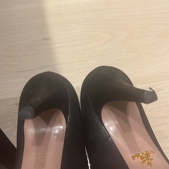 Prada Black Peep Toe leather Pumps with stitching - Picture 6 of 6